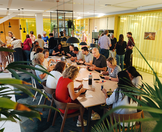 Groepsfoto van het Floren-team tijdens een hackathon